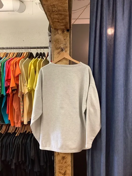 Vintage Old Dutch Grey Crewneck - Picture 2 of 3